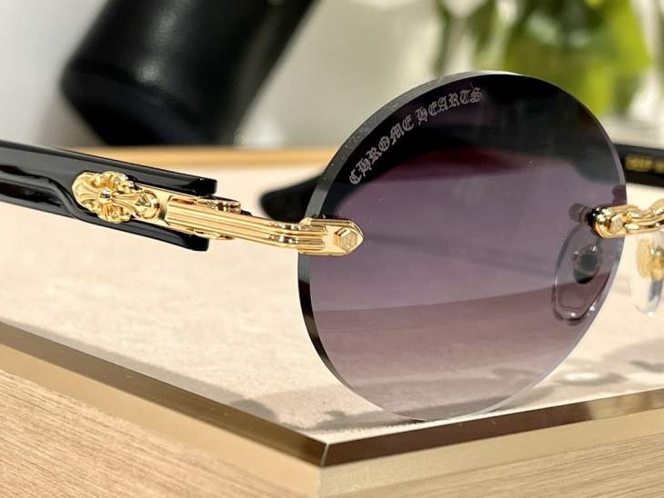 Picture of Chrome Hearts Sunglasses _SKUfw70120188fw